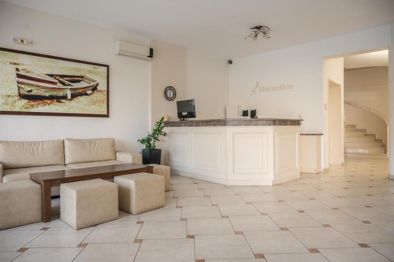 Konstantinos Hotel & Apartments 2 Нидри Екстериор снимка