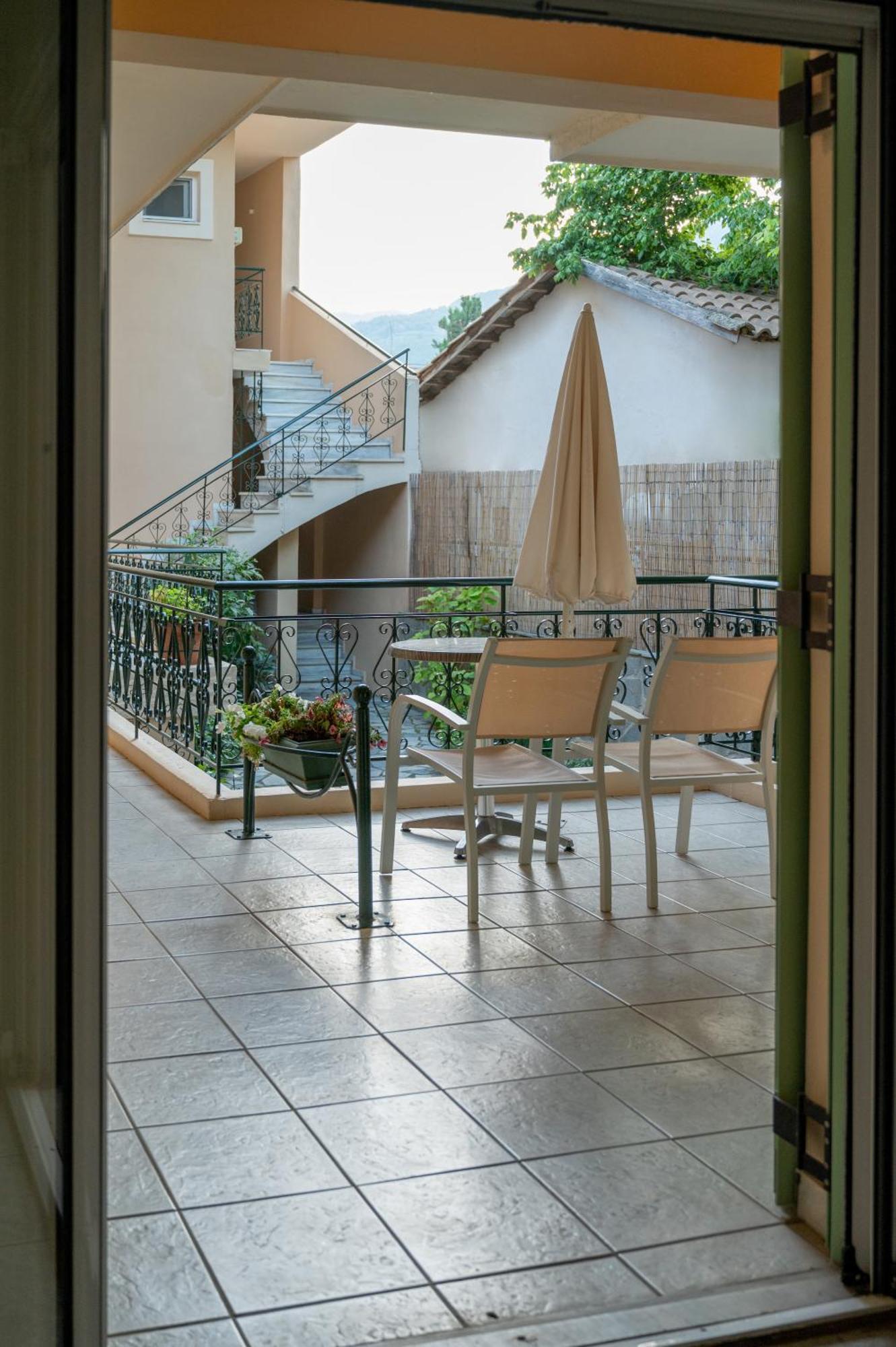 Konstantinos Hotel & Apartments 2 Нидри Екстериор снимка
