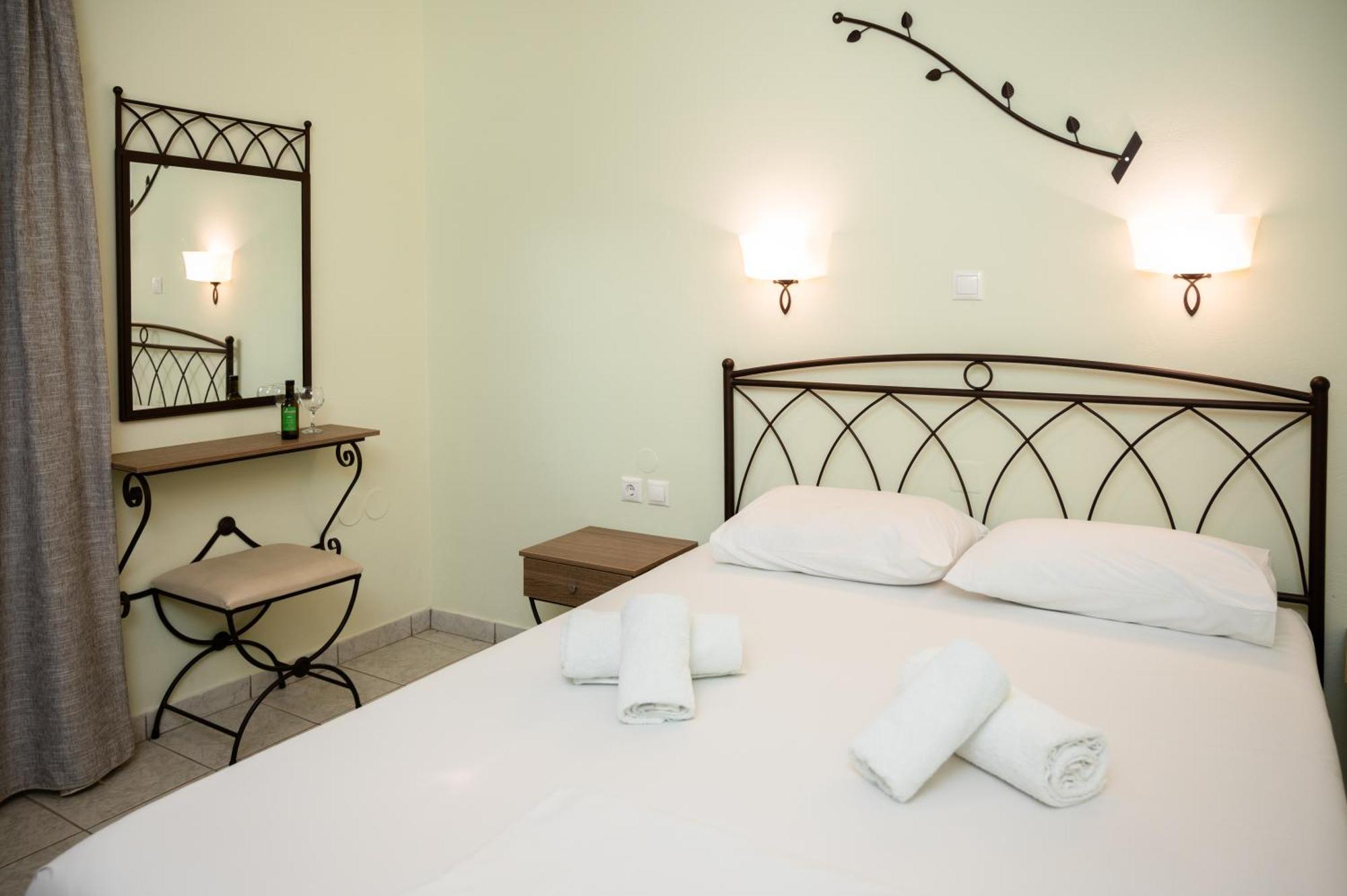 Konstantinos Hotel & Apartments 2 Нидри Екстериор снимка